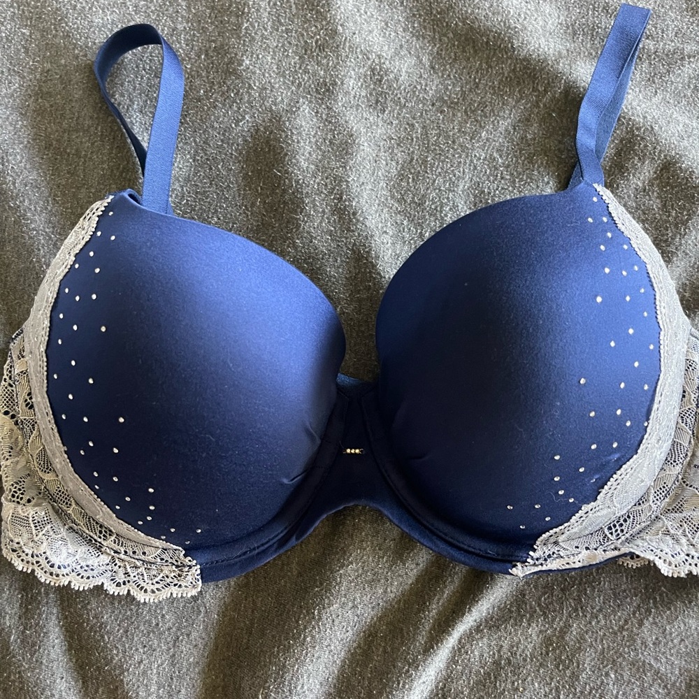 Lined Demi Victoria secret bra size 36D